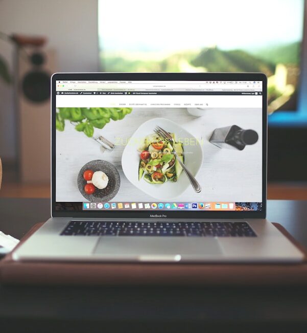 Découvrez notre guide complet pour créer un site web professionnel, étape par étape, et boostez votre présence en ligne avec des conseils pratiques et efficaces.
